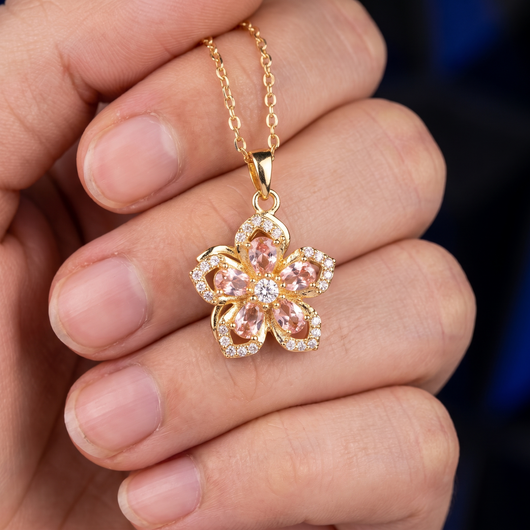 Royal Spinning Necklace