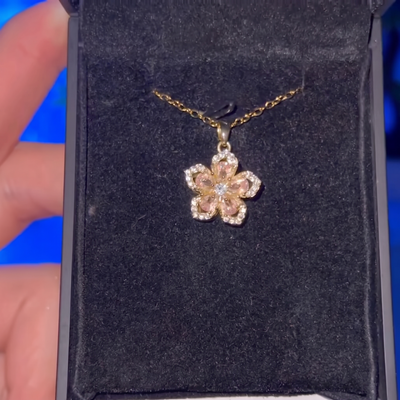 Royal Spinning Necklace